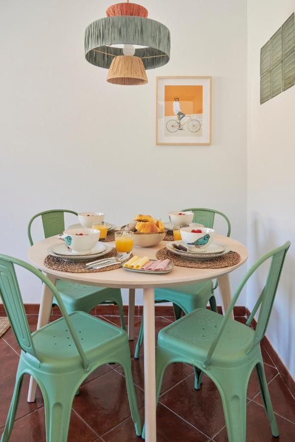 Central & Sunny 2Br Apt Near Beach, By Timecooler เซตุบาล ภายนอก รูปภาพ