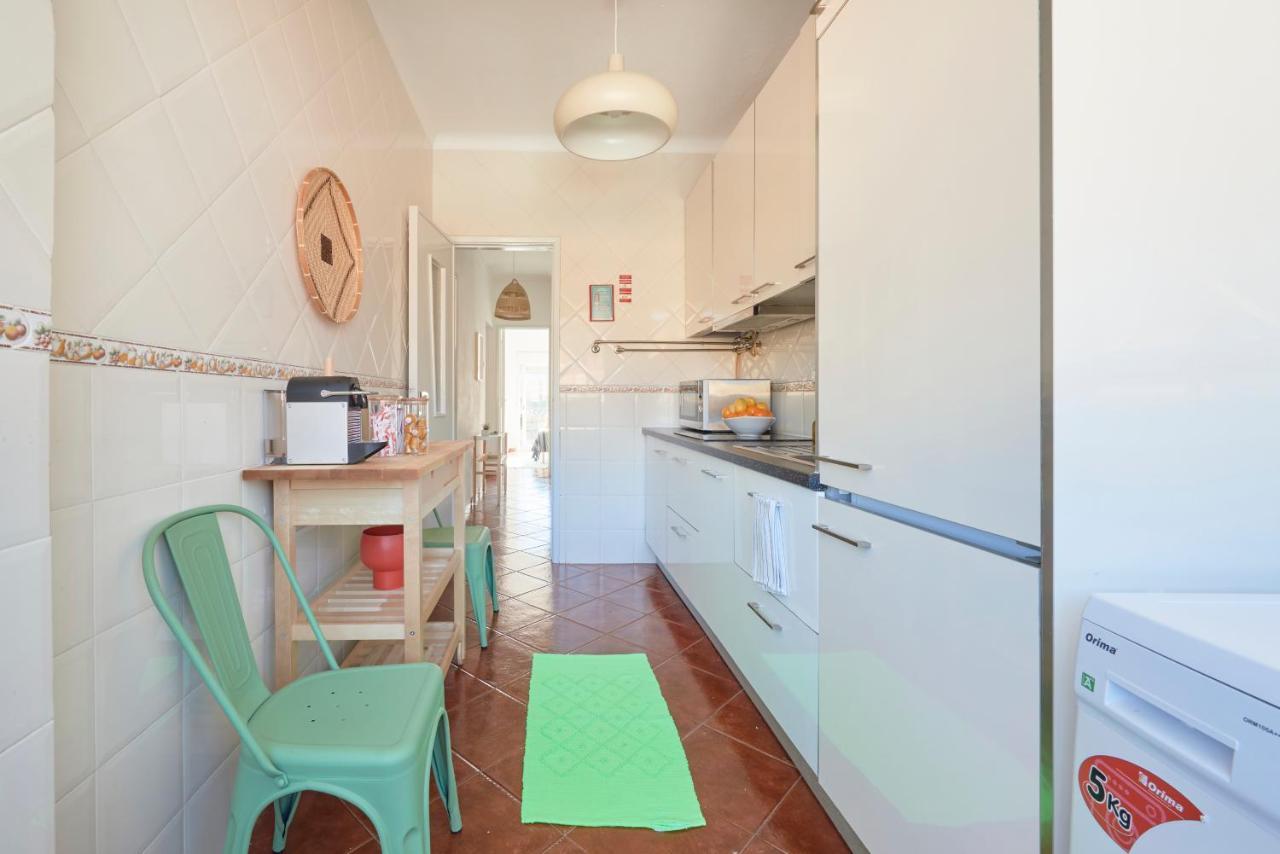 Central & Sunny 2Br Apt Near Beach, By Timecooler เซตุบาล ภายนอก รูปภาพ