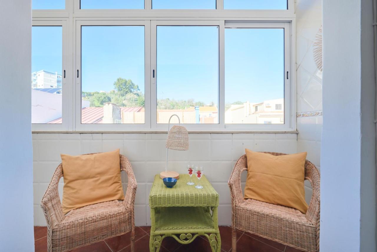 Central & Sunny 2Br Apt Near Beach, By Timecooler เซตุบาล ภายนอก รูปภาพ