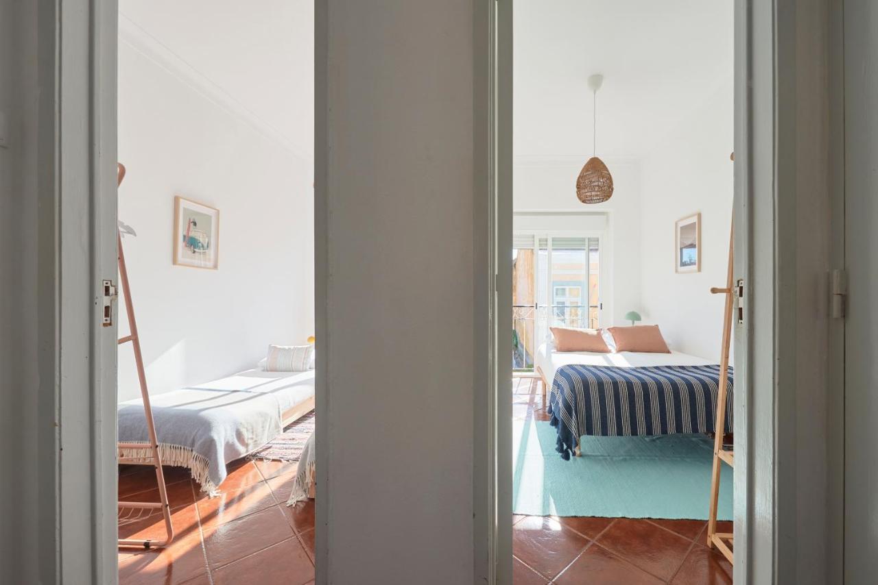Central & Sunny 2Br Apt Near Beach, By Timecooler เซตุบาล ภายนอก รูปภาพ