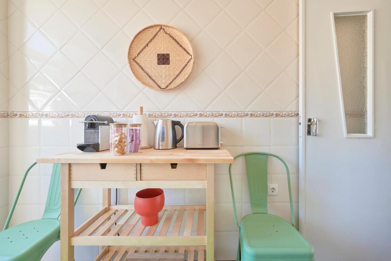 Central & Sunny 2Br Apt Near Beach, By Timecooler เซตุบาล ภายนอก รูปภาพ