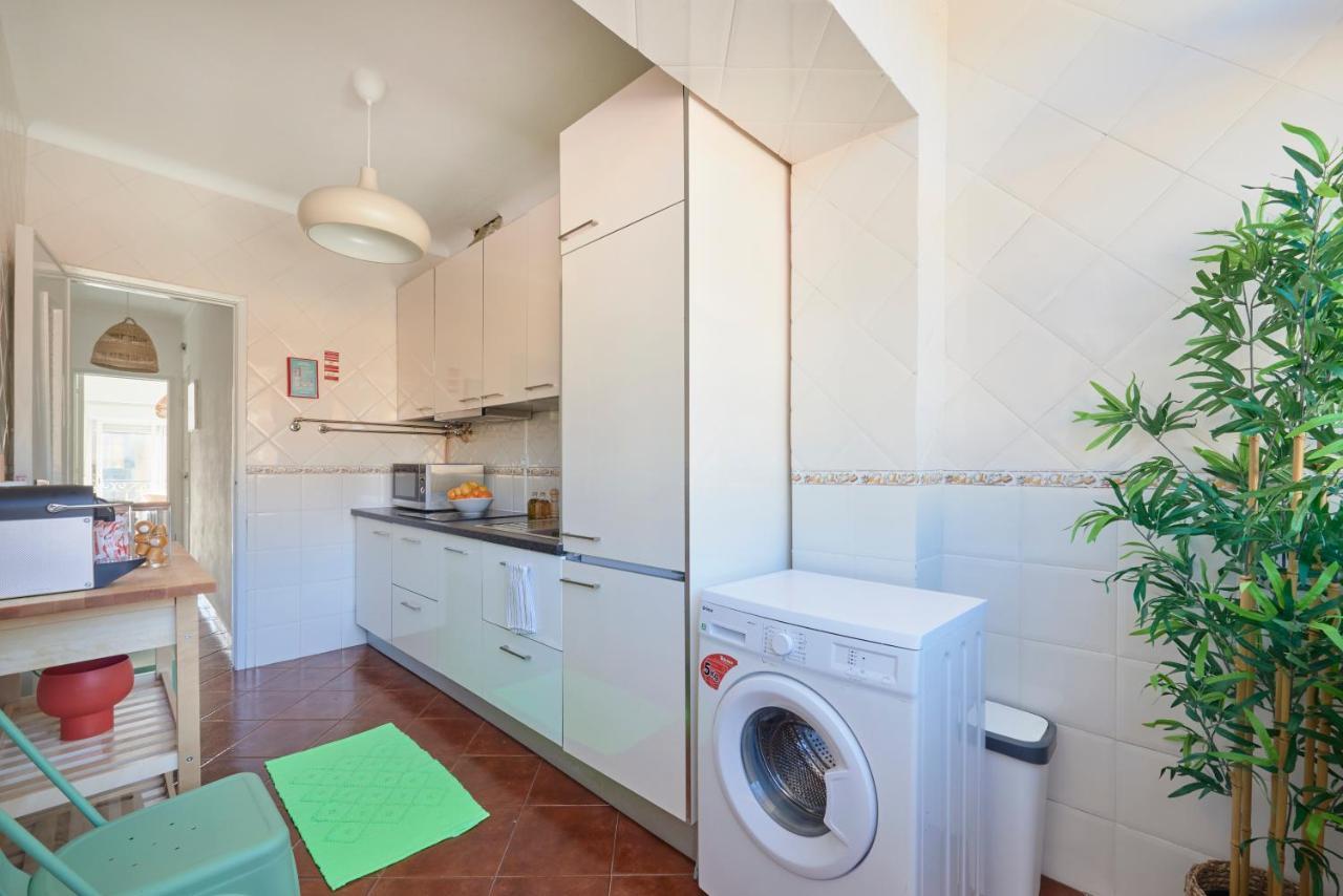 Central & Sunny 2Br Apt Near Beach, By Timecooler เซตุบาล ภายนอก รูปภาพ
