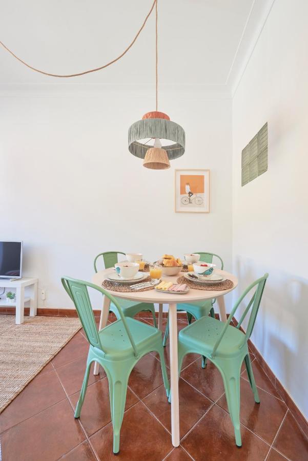 Central & Sunny 2Br Apt Near Beach, By Timecooler เซตุบาล ภายนอก รูปภาพ
