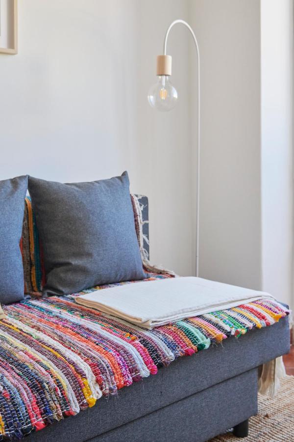 Central & Sunny 2Br Apt Near Beach, By Timecooler เซตุบาล ภายนอก รูปภาพ